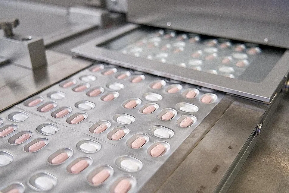 DILULUSKAN: Ubat Pfizer, 'Paxlovid', telah diberikan pengesahan sementara di bawah Laluan Akses Khas Pandemik HSA (PSAR) pada 31 Januari. - Foto REUTERS