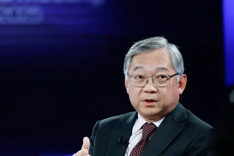 Timbalan Perdana Menteri, Encik Gan Kim Yong, semasa sesi perbincangan panel di Forum Ekonomi Dunia (WEF) di Davos, Switzerland, pada 21 Januari.