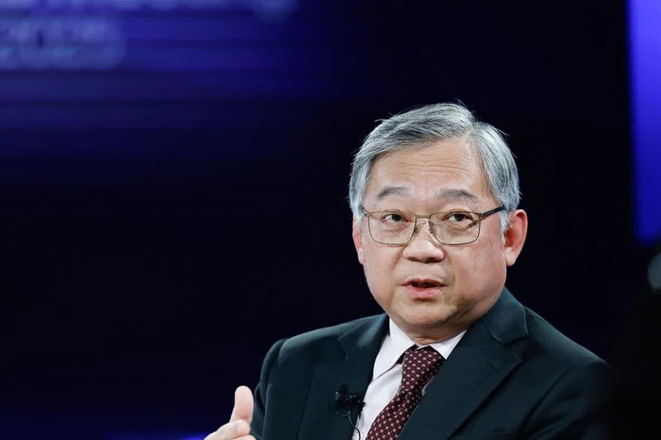 Timbalan Perdana Menteri, Encik Gan Kim Yong, semasa sesi perbincangan panel di Forum Ekonomi Dunia (WEF) di Davos, Switzerland, pada 21 Januari.