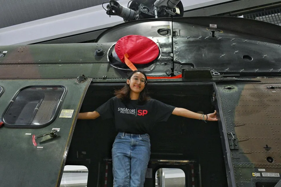 Cik Hazirah Jaffar yakin pembelajaran praktikal membantu mengukuhkan ingatan dan pengalamannya dengan beliau juga mengalu-alukan latihan amali helikopter Super Puma AS332 pada penggal kedua yang bermula Oktober ini. 