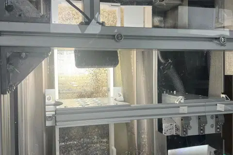Antara kemajuan yang diperkenalkan ialah automasi bagi proses pembiakan larva sehinggalah pengasingan pupa berdasarkan jantina.
