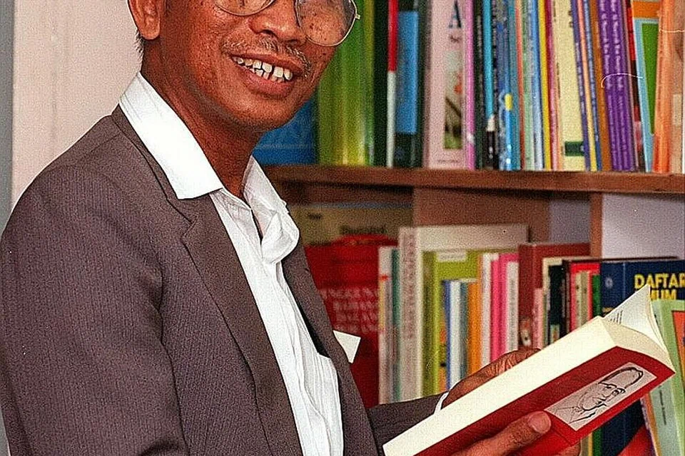 BANTU RRG:Allahyarham Ustaz Abu Bakar Hashim (gambar atas); Allahyarham Ustaz Ahmad Sonhadji Mohamad; Allahyarham Ustaz Hassan Mustakim; dan Allahyarham Ustaz Ibrahim Mohd Kassim. - Foto-foto fail