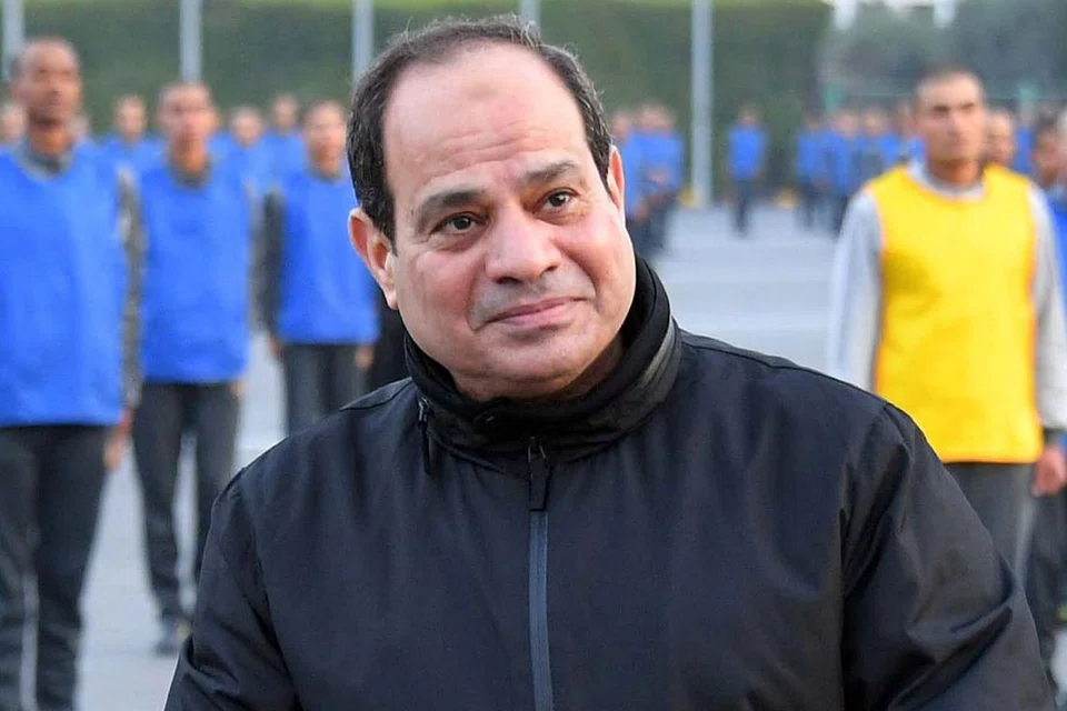 'PEMIMPIN TEPAT': Ramai rakyat Mesir melihat Encik Fatteh sebagai orang tepat untuk memimpin negara itu selepas kegawatan politik, keamanan dan ekonomi selama bertahun-tahun. - Foto REUTERS