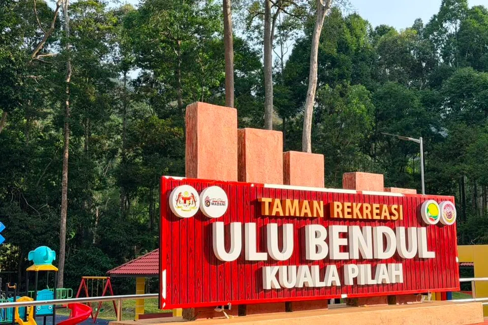 Taman Rekreasi Ulu Bendul terletak tidak jauh dari bandar Seremban menyediakan kemudahan kolam mandi, selain air terjun yang nyaman.