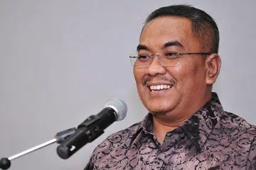 DATUK SERI MUHAMMAD SANUSI MD NOR: Tindakan akan segera diambil bagi mencegah sindiket tanah mencari keuntungan secara haram. 