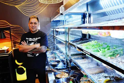 Mohammad Hussin Said, yang juga dikenali di media sosial sebagai MangoBossKu, ditangkap pada 4 Mei di kedai cuci kereta kendaliannya di Yishun.