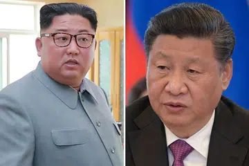 SEKUTU RAPAT: Encik Xi Jinping (kanan) dijangka bertukar-tukar pandangan dengan Encik Kim Jong Un (kiri) mengenai keadaan semenanjung Korea di tengah-tengah ketegangan baru antara Amerika Syarikat dengan Korea Utara mengenai usaha meminta Pyongyang melupuskan senjata nuklearnya. - Foto-foto AFP, REUTERS
