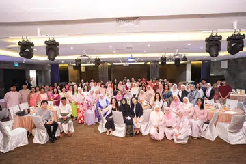 Lebih 100 tetamu hadiri acara Harmony Raya dan dialog bertujuan memupuk persefahaman antara agama, membina jambatan antara komuniti, dan menyediakan ruang selamat bagi perbincangan tentang isu-isu berkaitan iman, kepimpinan dan keharmonian. 