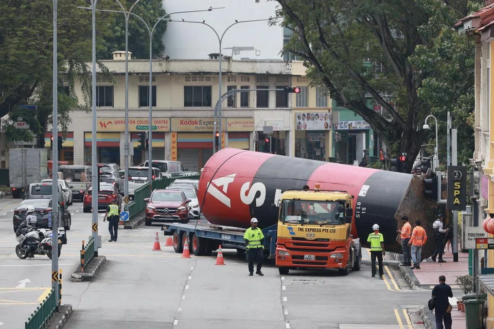 Pemandu treler itu berkata kemalangan berlaku ketika beliau membuat pusingan di persimpangan Kim Keat Road dan Balestier Road.