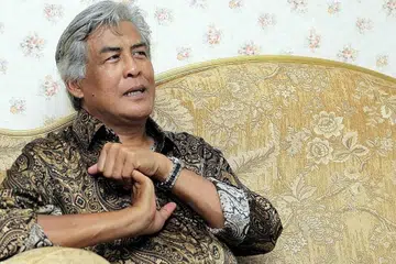 BAKAL TAMPIL DALAM FILEM BARU: Jalaluddin berbesar hati apabila wataknya sebagai Hang Tuah menerusi filem 'XX-Ray II', 24 tahun lalu akan ditampilkan semula untuk 'XX-Ray III' yang bakal ditayangkan di pawagam di seberang Tambak mulai 24 Januari. - Foto NST