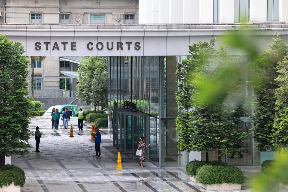 MinLaw berkata perubahan kelayakan akan membolehkan lebih ramai orang mendapat manfaat daripada bantuan guaman sivil dan bantuan pembelaan jenayah. 