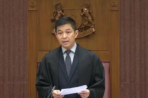 HUBUNGAN TIDAK WAJAR: Speaker Parlimen, Encik Tan Chuan-Jin telah meletakkan jawatan pada Isnin.