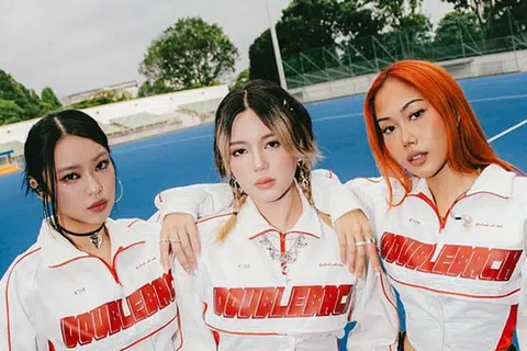 Menyusuli konsert sulung mereka itu, anggota kumpulan Dolla, (dari kiri) Angel, Tabby dan Sabronzo bakal memeriahkan lagi pesta muzik, ‘Cloud 9’, anjuran Mediacorp di Arena Hall 7, Expo pada 15 Februari.