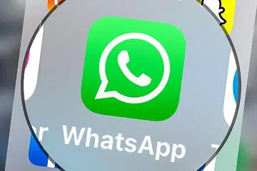 KHIDMAT TERJEJAS: Pengguna terjejas tidak dapat menghantar dan menerima mesej pada platform WhatsApp. - Foto BH oleh BENJAMIN SEETOR