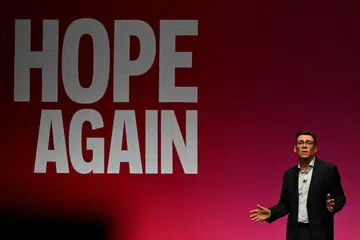 Perdana Menteri Britain, Encik Andy Burnham, berucap pada hari ketiga persidangan tahunan Parti Buruh di Liverpool pada 29 September 2026. Encik Burnham membuka kemungkinan Britain menyertai semula Kesatuan Eropah (EU), termasuk mempertimbangkan pilihan kembali ke pasaran tunggal dan kesatuan kastam