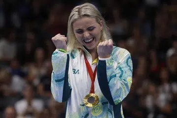 Alexa Leary dari Australia meraih pingat emas selepas acara final renang gaya bebas 100 meter bagi kategori S9 di La Defense Arena, Paris, pada 4 September 2024.