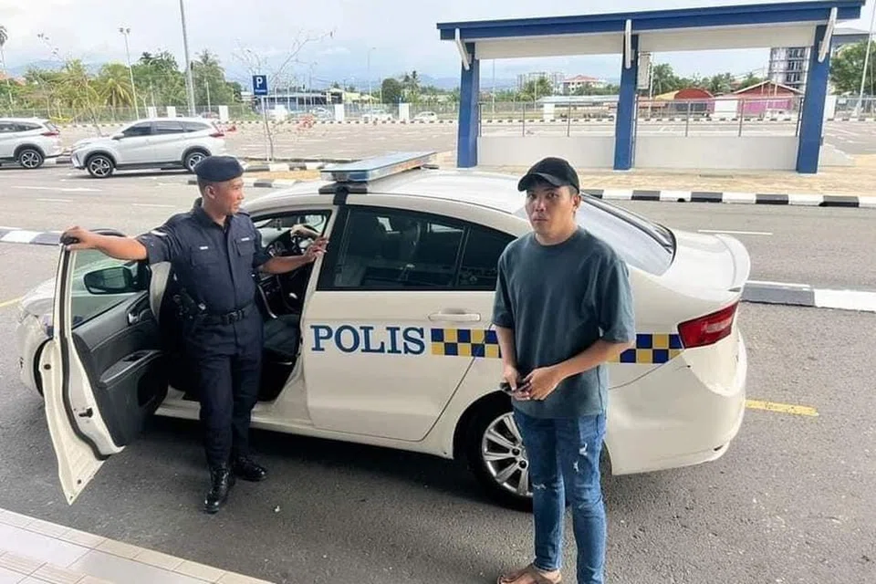 Perunding hartanah dari Tawau, Sabah, Ricky Shane Cagampang, 33 tahun, yang menghina kalimah Allah terkait isu stoking tertera kalimah Allah dijatuhkan hukuman penjara enam bulan dan denda RM15,000 oleh Mahkamah Sesyen Kota Kinabalu, Sabah.