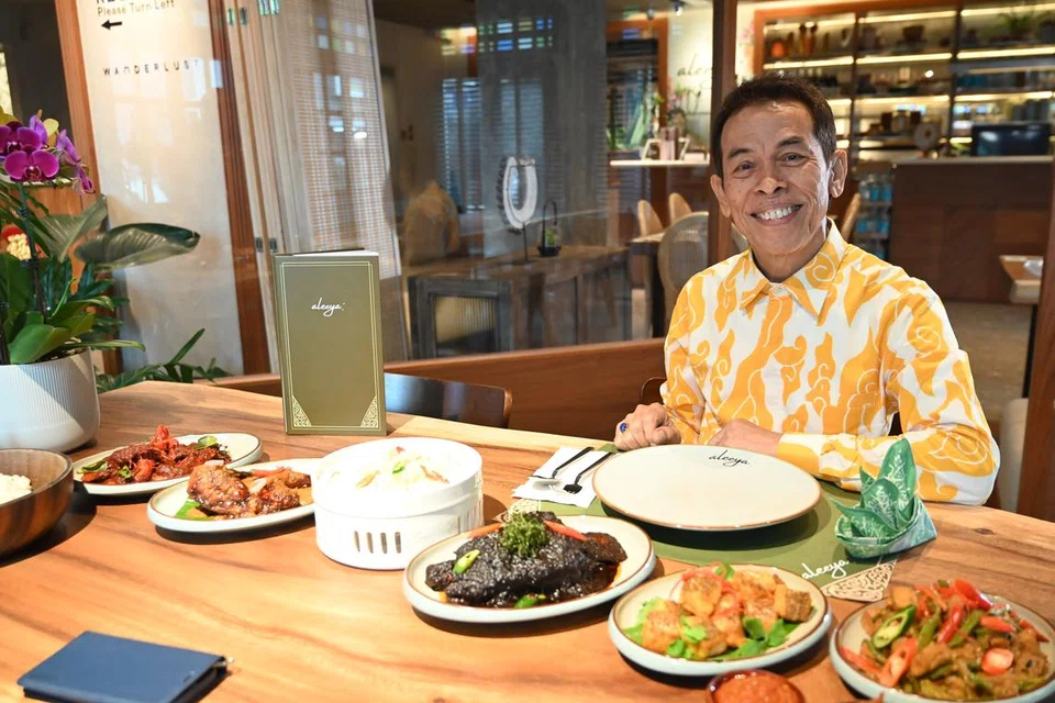 Encik Abdul Biji Kadir, yang lebih dikenali sebagai BJ Kadir, bekerjasama dengan restoran Aleeya untuk menghasilkan sajian Nasi Malaya khas sempena Ramadan.