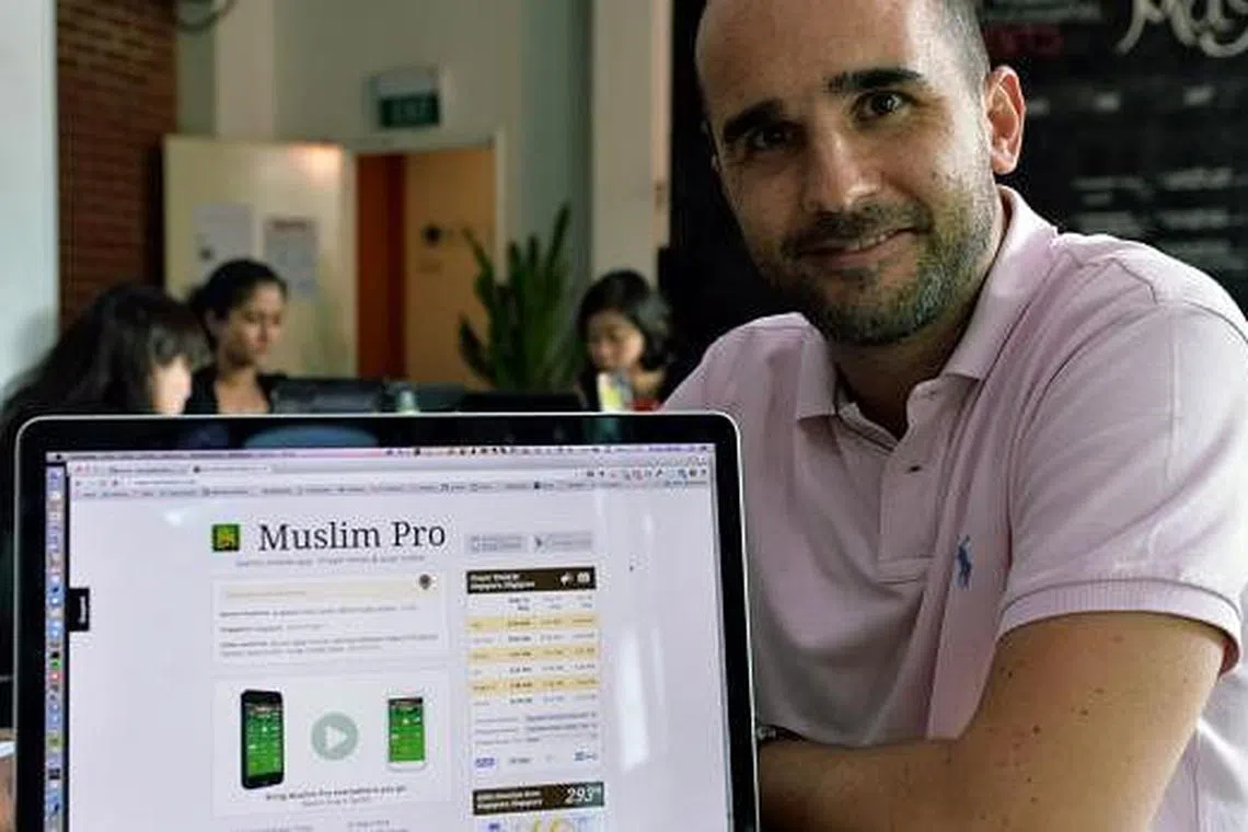 11 juta 'download' Muslim Pro, Berita Ekonomi Kerja - Beritaharian.sg