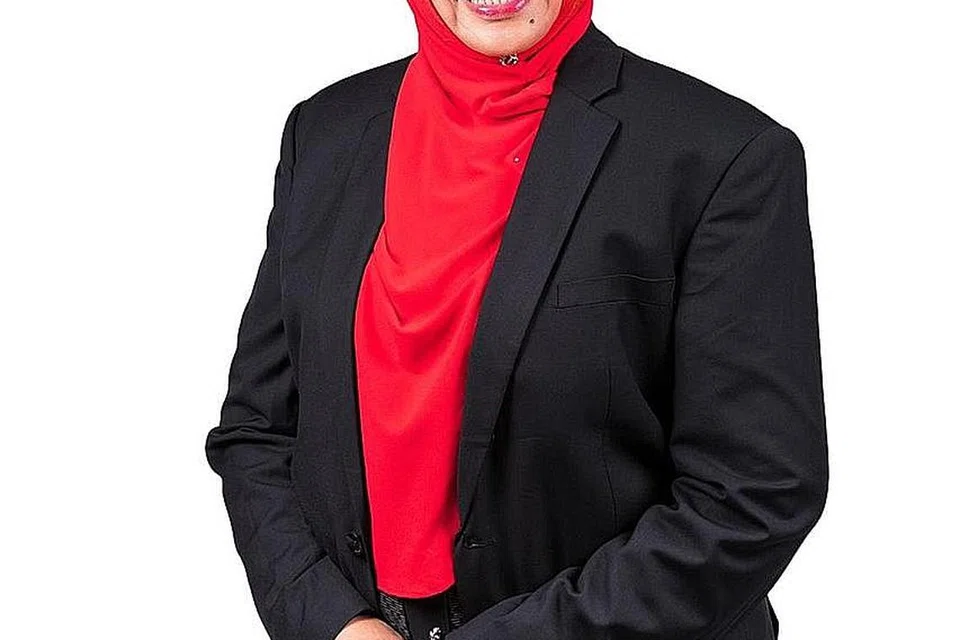 USTAZAH SUHANAH AHMAD: Penolong Ketua Jabatan Pembangunan Sosial di Masjid Darul Makmur. - Foto ihsan USTAZAH SUHANAH AHMAD