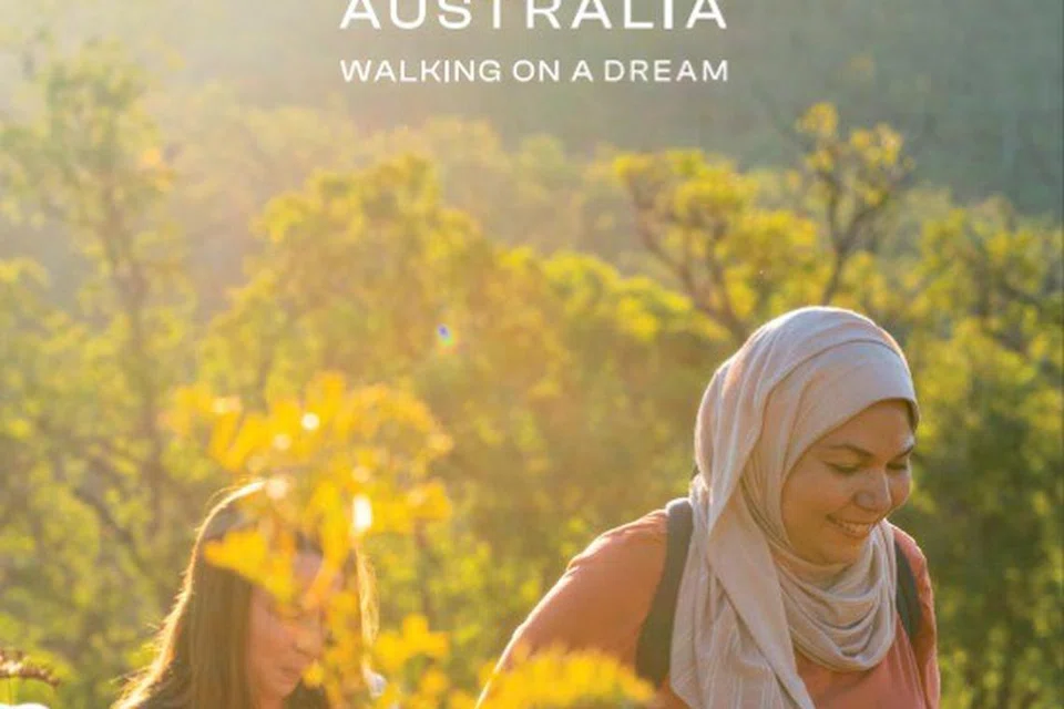 PANDUAN BUAT PENGEMBARA MUSLIM: Buku panduan ke Australia Barat khusus buat pelancong Muslim dipenuhi dengan keterangan tentang tempat-tempat yang boleh dikunjungi serta kedai makan halal di negeri ini.