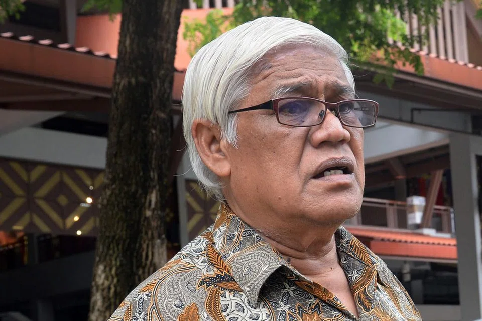 MOHAMED LATIFF MOHAMED: PEMBURU YANG DIBURU. - Foto YAYASAN WARISAN MELAYU, SRI WARISAN MELAYU & fail