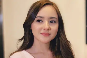 HANNAH DELISHA: Berpegang pada pendapat bahawa dalam kesibukan membina kerjaya di Malaysia, beliau perlu belajar menjadi dewasa dengan segera dan tidak boleh berperangai seperti budak-budak lagi. Seperti katanya: "Kerja sebagai anak seni tidak semudah mana yang orang lihat di televisyen. Banyak pengorbanan. Saya perlu jaga diri dan cepat menyesuaikan diri." - Foto INSTAGRAM HANNAH DELISHA