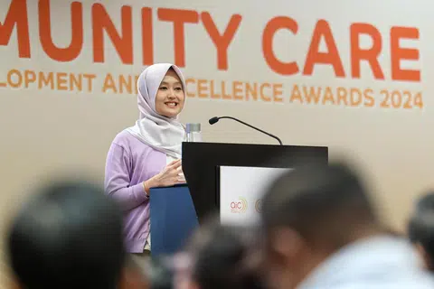 Menteri Negara (Penerangan dan Pembangunan Digital merangkap Kesihatan), Cik Rahayu Mahzam, di majlis Anugerah Pembangunan Tenaga Manusia Penjagaan Masyarakat dan Anugerah Kecemerlangan 2024 pada 2 Oktober. 