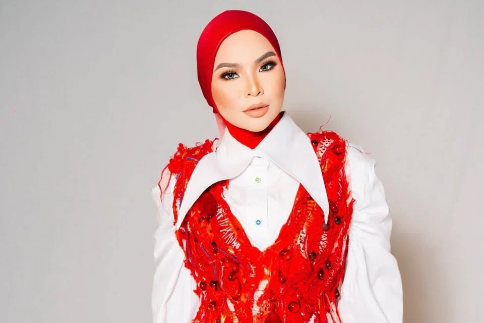 Hati penyanyi dan penggubah lagu, Aina Abdul, tergores apabila dirinya seakan-akan tidak dihargai, malahan, ada netizen yang tidak putus-putus mengecamnya dan meluahkan rasa gembira apabila beliau tidak memenangi Anugerah Juara Lagu ke-39 (AJL39), pada 16 Februari.