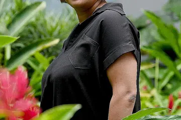 FATIMAH: Di sebalik persaingan sengit dalam bidang solekan setempat, beliau masih dapat menempa nama sendiri hingga menjadi satu jenama yang disegani di Singapura. Beliau turut menjadi usahawan hiasan dalaman rumah melalui jenama perhiasan PropUpStore. - Foto fail