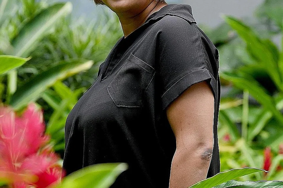 FATIMAH: Di sebalik persaingan sengit dalam bidang solekan setempat, beliau masih dapat menempa nama sendiri hingga menjadi satu jenama yang disegani di Singapura. Beliau turut menjadi usahawan hiasan dalaman rumah melalui jenama perhiasan PropUpStore. - Foto fail