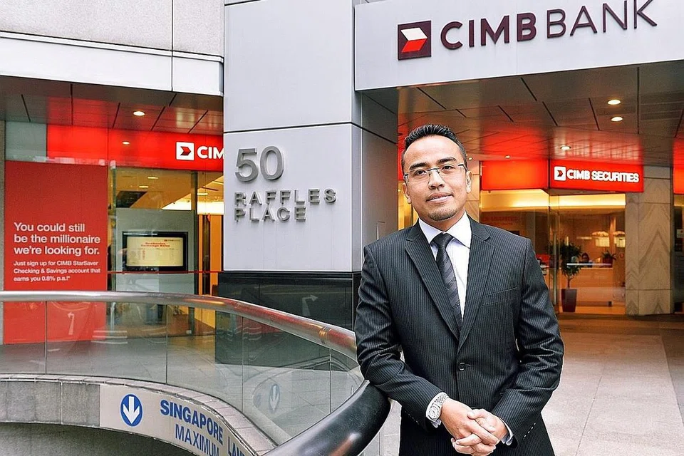 ENCIK SAZALI BAHAROM: Lihat deposit runcit Islam di CIMB Bank Singapore melonjak 104 peratus. - Foto fail 