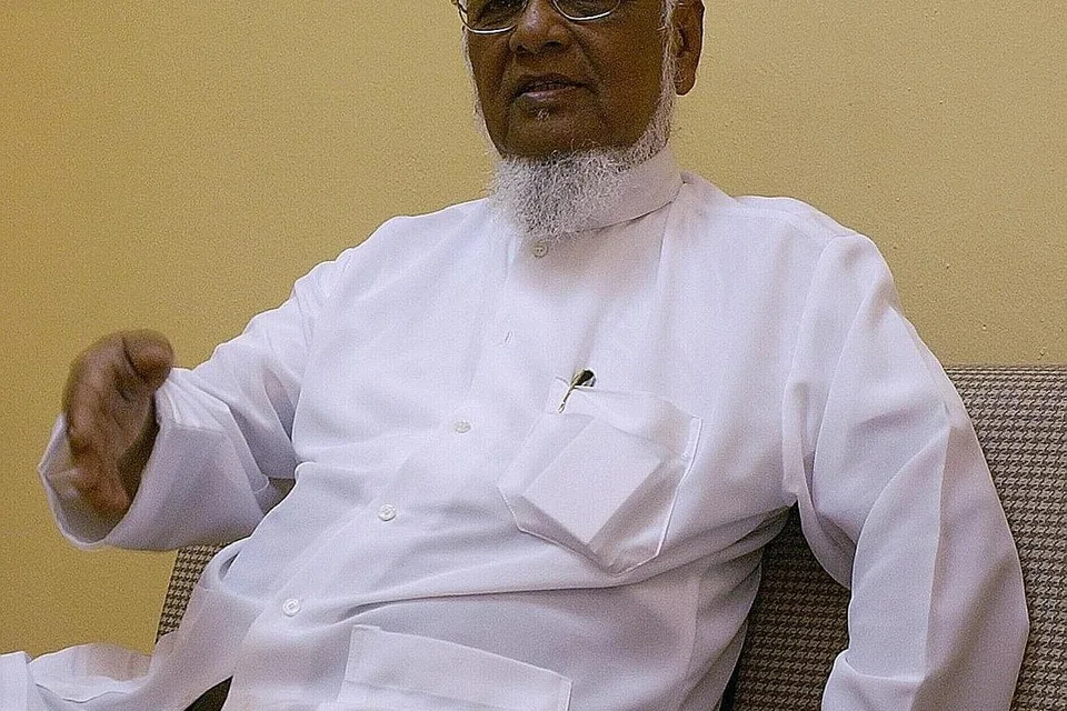 BANTU RRG: Allahyarham Ustaz Abu Bakar Hashim; Allahyarham Ustaz Ahmad Sonhadji Mohamad; Allahyarham Ustaz Hassan Mustakim; dan Allahyarham Ustaz Ibrahim Mohd Kassim. (gambar atas) - Foto-foto fail