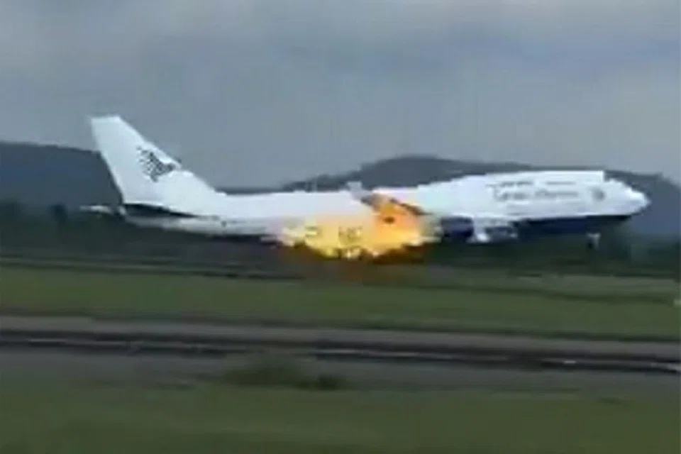 Kebakaran enjin berlaku pada pesawat Garuda Indonesia pada 15 Mei. 