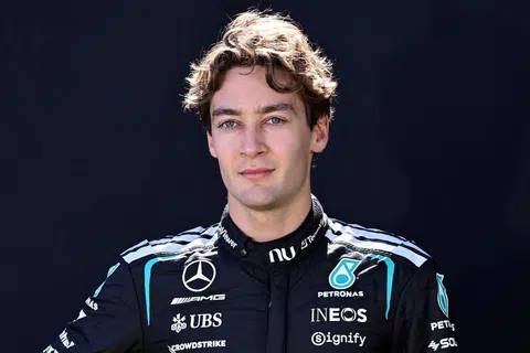 Ramai yang menjangkakan pelumba Mercedes, George Russell, untuk memenangi kejuaraan Formula Satu (F1) untuk edisi 2026. Enjin Mercedes dipercayai akan memberi kelebihan kepada pemandu mereka. 