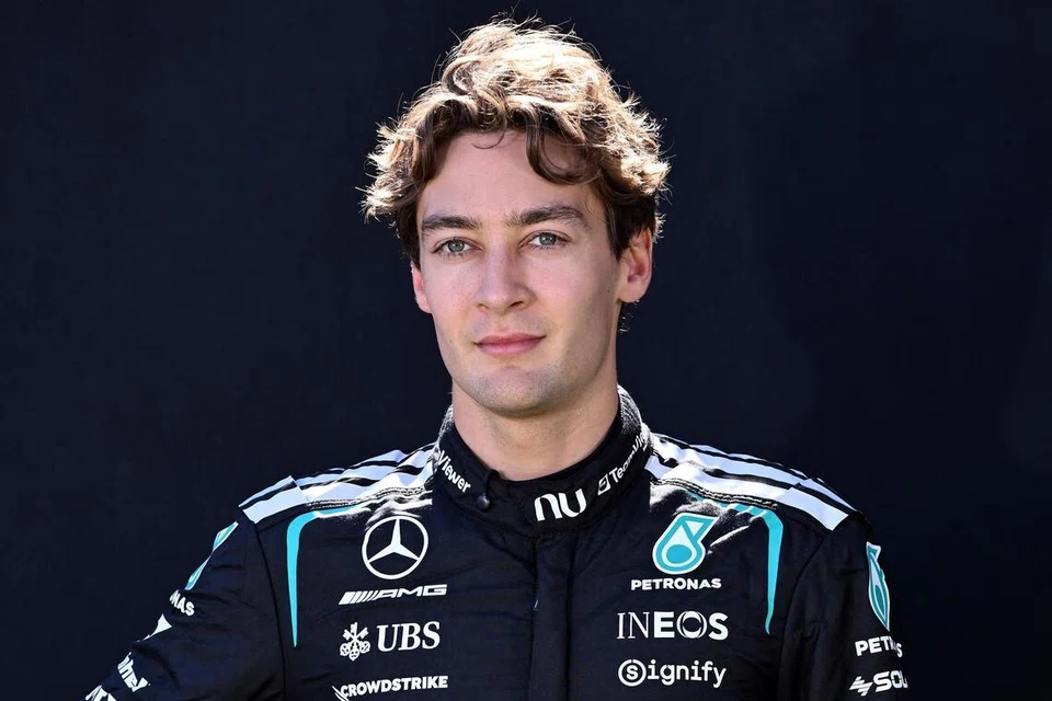 Ramai yang menjangkakan pelumba Mercedes, George Russell, untuk memenangi kejuaraan Formula Satu (F1) untuk edisi 2026. Enjin Mercedes dipercayai akan memberi kelebihan kepada pemandu mereka. 