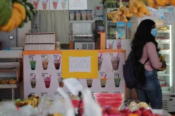 MASIH DITUTUP: Kedai 'bubble tea', kedai jual jus buah-buahan antara yang masih ditutup tetapi perniagaan yang beroperasi dari rumah, kedai gunting rambut dan kedai menjual makanan pemanis mulut, dibenarkan untuk dibuka hanya dari 12 Mei. 