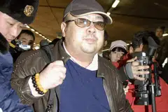 MANGSA PEMBUNUHAN: Kim Jong-nam, abang pemimpin tertinggi Korea Utara Kim Jong-un, didakwa dibunuh dua wanita warga asing yang menyapu mukanya dengan agen saraf VX ketika berada di Lapangan Terbang Antarabangsa Kuala Lumpur 2 (klia2) pada 13 Feb lalu untuk menaiki pesawat ke Macau. Jong-nam, yang memiliki pasport tertera nama Kim Chol, meninggal dunia dalam perjalanan ke Hospital Putrajaya. - Foto: REUTERS
