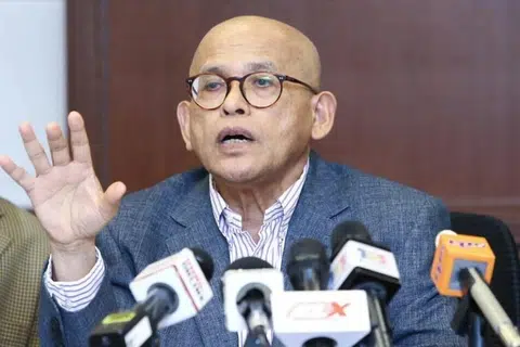 Presiden Majlis Bekas Wakil Rakyat Malaysia (Mubarak), Tan Sri Dr Abdul Aziz Rahman.