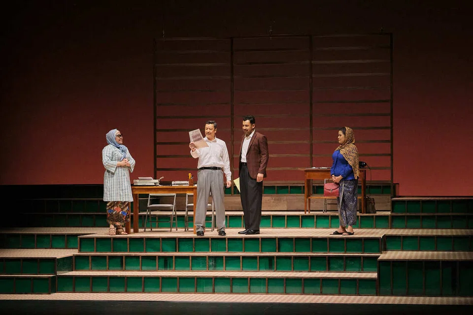 Ghafir Akbar, Yusof Ishak, Esplanade