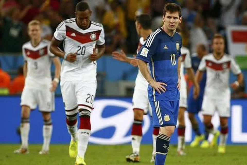 KECEWA: Pemain terbaik dunia Lionel Messi gagal membantu Argentina menundukkan pasukan terbaik dunia.