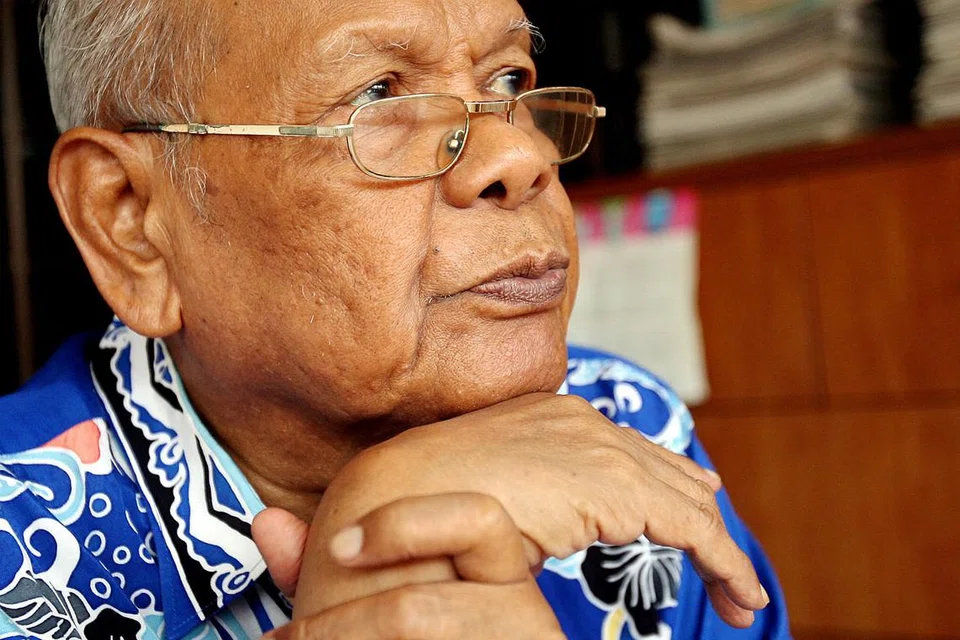 PERGINYA PERMATA PERSURATAN: Allahyarham Dr Haji Muhammad Ariff Ahmad dimasukkan ke hospital pada 14 Mac lalu dan keadaannya bertambah lemah dari hari ke hari sejak itu. - Foto fail