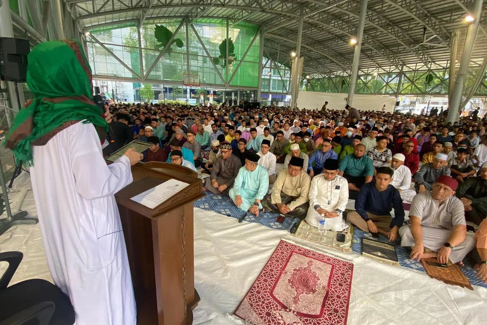 TEMPAT TAMBAHAN: Jemaah juga boleh menunaikan solat Aidiladha di 24 tempat tambahan yang dikendalikan oleh kumpulan kariah di beberapa daerah.