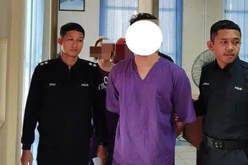 LUAR TABII: Lelaki ‘saudagar seks’ yang menjual video rakaman hubungan seks dirinya bersama 20 wanita di media sosial ditahan polis di Janda Baik, Bentong, Pahang, pada 16 Januari. Ia adalah kes pertama seumpamanya di Malaysia.