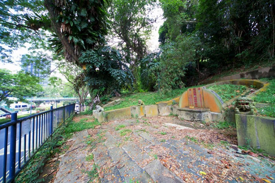 PERINTIS AWAL: Antara perintis awal Tan Tock Seng telah meninggal dunia pada 1850, tetapi dikebumikan di tempat yang tidak diketahui. Namun, anaknya, Tan Kim Ching, telah membeli tapak di mana kubur Tan Tock Seng kini berada dekat Outram Road.