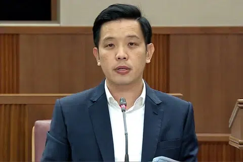 ENAM PERUBAHAN: Menteri Negara (Perdagangan dan Perusahaan merangkap Kebudayaan, Masyarakat dan Belia), Encik Alvin Tan, menggariskan perubahan Rang Undang-Undang Insentif Pengembangan Ekonomi (Pelepasan daripada Cukai Pendapatan) (Pindaan) di Parlimen pada Selasa.