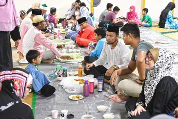 KELEBIHAN PUASA: Ramadan dapat membantu Muslim menjinakkan nafsu seperti nafsu makan, nafsu minum, nafsu mata memandang yang tidak baik dan nafsu lidah memperkatakan hak orang lain. - Foto fail