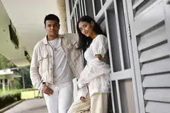 JALINAN IDEA ANAK MUDA: Lagu tentang dua insan yang terpisah dalam penantian cinta, 'Gerhana' mengajar Aisha Ayesha (kanan) dan Rahmat Damansari tentang erti kerjasama seni. - Foto BH oleh ARIFFIN JAMAR