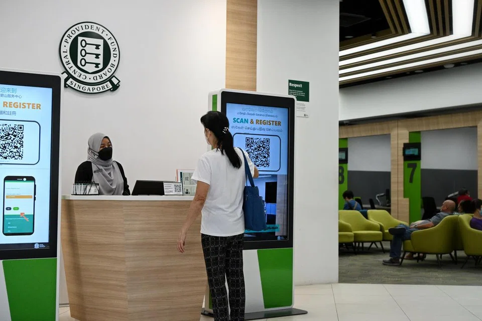 KADAR FAEDAH DINAIKKAN: Akaun Khas dan MediSave bagi pencarum Tabung Simpanan Pekerja (CPF) akan meningkat kepada 4.01 peratus setahun bagi tempoh bermula 1 Julai hingga 30 September.