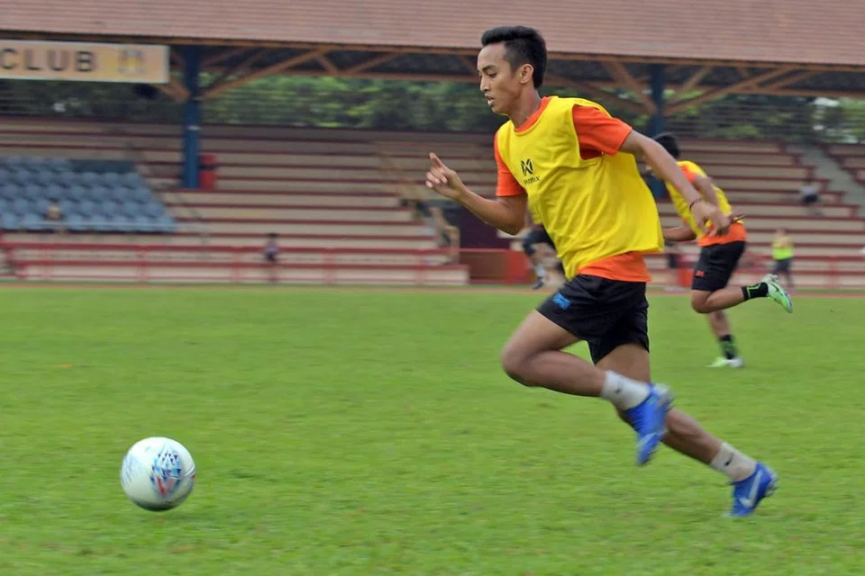 CUKUP BERBISA: Rekod jaringan tiga gol dalam tiga perlawanan gol yang dicatat pemain bola sepak skuad kebangsaan, Faris Ramli, setakat ini meletakkan beliau sebagai pemain Hougang United yang harus diberi tumpuan dalam perlawanan menentang Home United malam ini. - Foto BH oleh ALPHONSUS CHERN